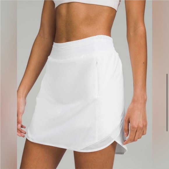 NWT Lululemon Hotty Hot HR Skirt In White Size 2 Long - Picture 6 of 10